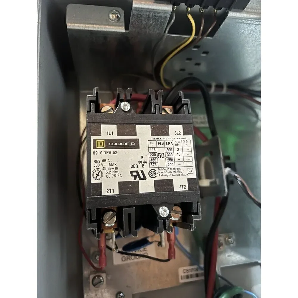 ClipperCreek CS-40, 32 Amp Tesla EV Charging Station DS-100 0230-00-003